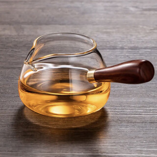 Fat donglai's same type of glass fair cup, extra thick wooden handle, glass fair cup, tea drain, integrated tea set, gongdao tea divider, extra thick - 360ml, wooden handle male cup 360ml