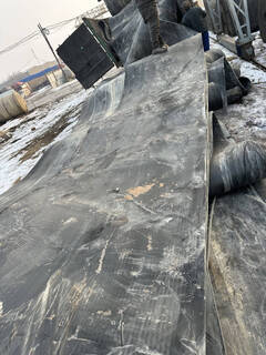 Old nylon conveyor belt cattle and sheep trough rubber plate paving car bottom wear-resistant rubber mat workshop floor flat steel wire one meter wide (about 20mm) price per meter