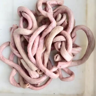 Fresh semi-cooked pig intestines, bitter intestines, wholesale powdered intestines and duodenum, farmhouse hot pot barbecue ingredients, commercial fresh semi-cooked pig intestines 4jin jin is equal to 0.5kg