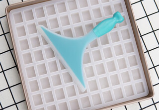 80-grid rectangular chocolate mold silicone yogurt candy mold truffle toffee mold jelly can be customized 3-piece set of mold + tray + spatula 80-grid 3-piece set