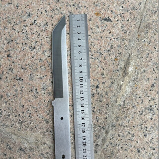 M390 powder steel knife base m390 knife blade 5 chromium steel knife base m390 knife blade hardness 61 anti-rust outdoor knife 60 and above 13cm 2 sets free knife cover