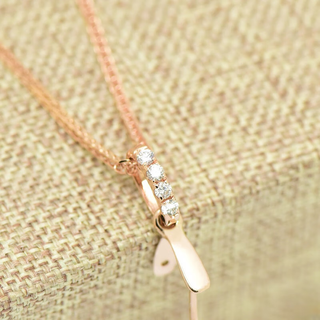 Baozha pure 18k gold pendant buckle simple single row set with 1 point diamond jade pendant melon seed buckle beeswax gold clip buckle 18k gold