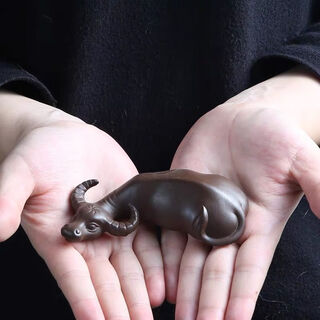 Fat donglai's same tea pet, zisha ox, zhuanqiankun tea, golden toad ornaments, fine handmade sculpture tea tray, tea ceremony, bull