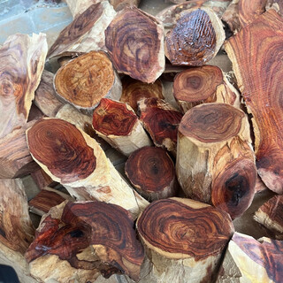 Dl 1998 fat donglai quality hainan huanghuali wool scraps ghost eye natural l natural log scraps hand string buddha beads drop hainan scraps 100g 1-2 pieces