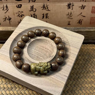Golden sandalwood and green sandalwood pixiu beaded bracelets for men and women, buddhist buddhist beads for men and women, chinese style ancient style wooden bracelets, golden sandalwood and green sandalwood pixiu