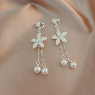 Miqiao children's earrings, girls' ear clips, painless and pierced earrings + pain-proof little girls without pierced ears, cute princess card, flower tassel silver ear clips