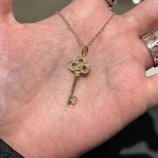 Qianjun 18k rose gold heart crown key full of diamond necklace white gold gold iris sunflower inlaid diamond pendant au750 vs/slightly flawed 18k gold white gold with chain f-g/excellent white 1 point