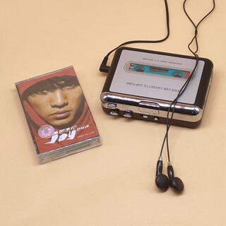 Nostalgic tape player, walkman, old-fashioned playback cassette player, automatic flipping, usb powered, jay chou mayday gardenia, retro walkman plus fantasy album