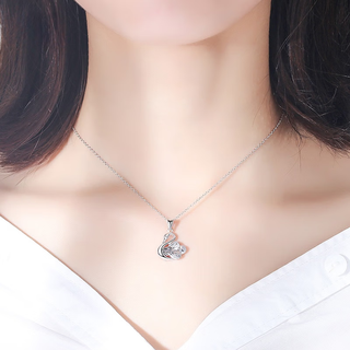 Lie rui pt950 platinum swan pendant for women platinum light luxury clavicle necklace simple and versatile fashion pendant swan pendant 2.3-2.5 grams + free silver chain