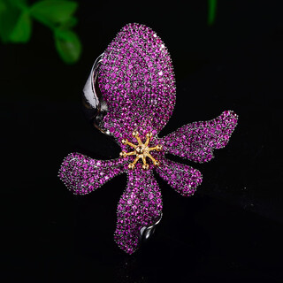 Puli purple gold flower brooch, high-end female corsage design, niche style pearl sweater pin, suit exquisite large badge, luxury red