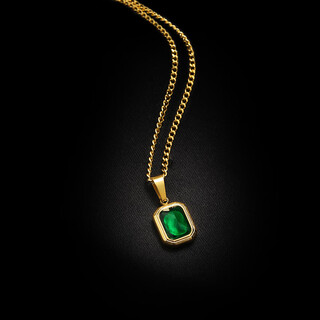 Huaiyin emerald necklace for women 18k gold high-end simple pendant temperament niche design light luxury clavicle sweater chain trendy green diamond