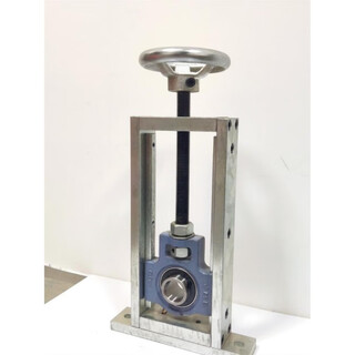 Customized adjustable bearing seat vertical slider uct204 205 206 with shaft fixed seat bracket up and down. the merchant is crazy and all are processed at the end of the year at cost price.