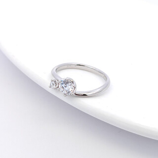 Xuping xuping jewelry fashionable temperament simple high-end niche design ring ring for girls birthday gift free 520 gift white #7b