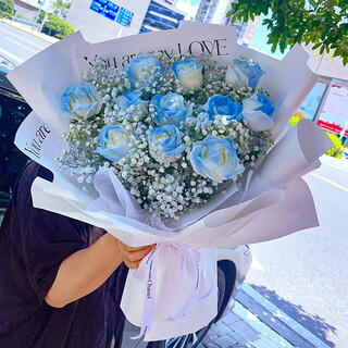 Romantic seasonal flowers delivered in the same city by express delivery. crushed ice blue rose bouquet. stars and sea for wife and girlfriend’s birthday anniversary. 11 crushed ice blue bouquet + baby’s breath.