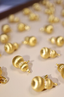 Lzjv hot sale au750 whole body 18k gold plated gourd pendant inlaid with moissanite and brushed craftsmanship, free silver necklace 18k gold gourd pendant (free silver chain)