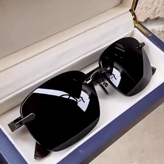 Emperor's black and prosperous wealth, glasses, men's sunglasses, cool, moisturizing, eye-catching, high-end sunglasses, outdoor driving and fishing, black gray pc style