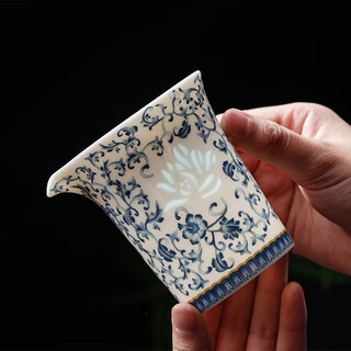Xiyuanji blue and white jade porcelain exquisite fair cup tea sea tea divider household high-end ceramic hand-grabbed male cup and even cup fanhua jade porcelain exquisite hand-grabbed fair cup