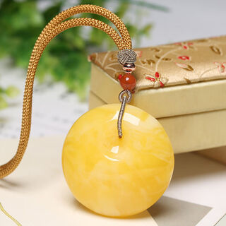 Dl 1998 fat donglai same style amber pendant chicken oil yellow beeswax safety buckle for men and women russian material natural beeswax safety buckle large size (50*50)