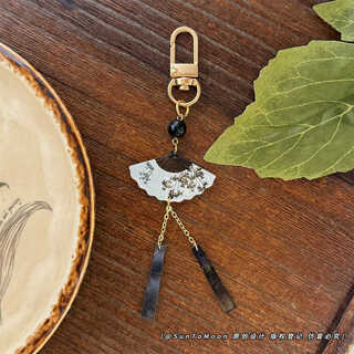 Suntomoon new chinese style ancient style ink bamboo fan creative keychain for boys and girls couple best friend bag pendant small jewelry gift pendant style