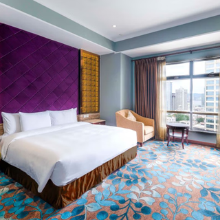 Xiamen taigu hotel deluxe city view room for 2 days and 1 night including breakfast + near zhongshan road pedestrian street + ferry terminal + high-end business vacation accommodation deluxe city view king bed
