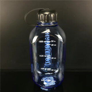 Qinkai curious boy square space cup large water bottle outdoor portable water bottle sports water cup with scale 1500ml