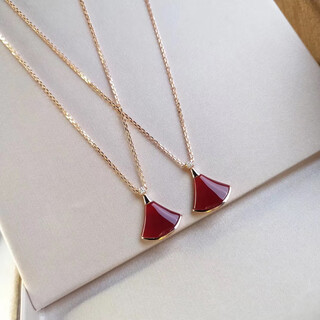 Yadige 2025 new style female simple light luxury internet celebrity fan white mother-of-pearl carnelian clavicle chain for girlfriend 18k rose gold carnelian necklace