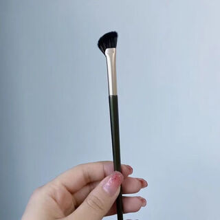 Xie yingfu (xieyingfu) t158 half-fan nose shadow brush bevel contour brush nose side contour blending half-fan nose shadow brush black 1