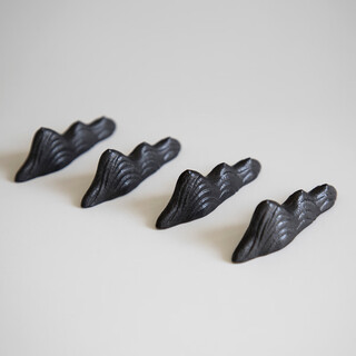 Ni zhier japanese-style chopstick rest cutlery holder creative hill chopstick rest original design chinese ceramic pen holder spoon holder chopsticks chopsticks mountain-shaped chopstick rest matte black set (4 pieces)