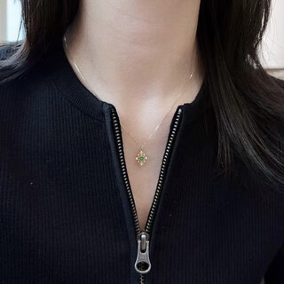 Royalpick emerald necklace pendant 18k gold set with diamonds is an exquisite gift for your girlfriend and wife as a valentine's day birthday gift