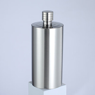 Alcantara 316 stainless steel wine bottle 2jin jin equals 0.5kg round bottle stainless steel 3041jin jin equals 0.5kg 2jin jin equals 0.5kg home portable portable personality 2jin jin equals 0.5kg sanded without leather case