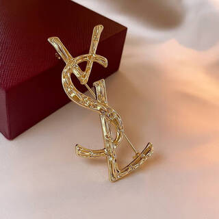 Letters vsl brooch french niche design pin light luxury anti-exposure suit coat accessories letters ysl brooch