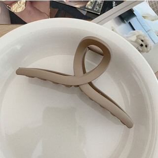 Hesiyu shark clip ins high-looking student hairpin hairpin female back of the head grabber fairy-like high-end hair grabber matte coffee color 11cm