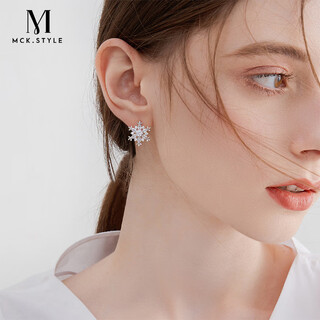 Mck autumn and winter snowflake earrings for women 2025 new light luxurious temperament earrings earrings for girlfriend chinese valentine's day gift snowflake earrings