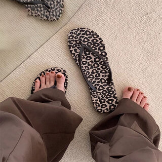 Xinnan beach holiday flip-flops for women ins european and american style leopard print summer net infrared wear flip-flops for bathing sandals flip-flops 38-39 random shoelaces wedge 4cm