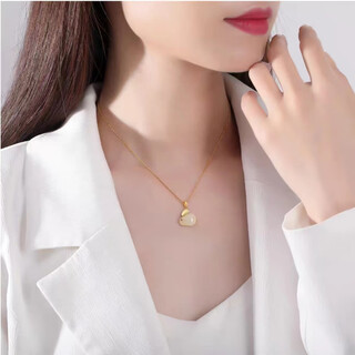 Fat donglai's same style 18k color gold necklace pendant yellow l gold color female clavicle chain pure gold 2025 new lover auspicious jade rabbit necklace
