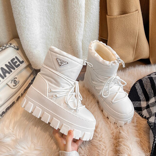 三角形标志厚底暖女雪地靴2025冬季新短管防滑滑雪鞋羊毛衬里棉鞋 奶白 （高端版本） 35