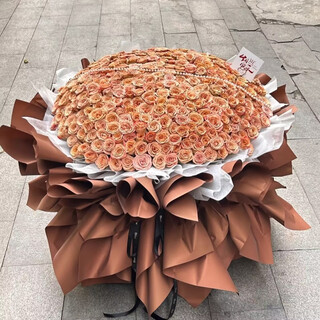 Hua and qianxun flower gift cappuccino rose bouquet for girlfriend and wife’s birthday gift flowers delivered nationwide in the city 365 cappuccino roses delivered in the city support appointment date