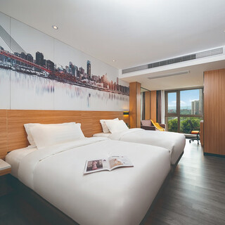 Deluxe twin room with rear view