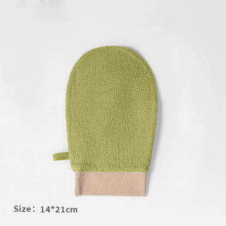 Bathing with rough sand and rubbing back for women does not hurt the skin for men. dark green