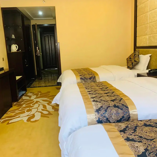 Optional jiuzhaigou zhengshun xiangda hotel (jiuzhai qianguqing store)/songpan longqin yunding hotel/optional huanglong scenic area ticket/jiuzhaigou scenic area ticket + sightseeing car songpan longqin yunding hotel three-bed room accommodation 1 night + 3 mornings weekdays