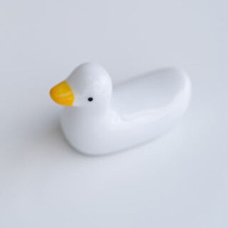 Mzxm japan imported quality ins ceramic chopstick holder underglaze color japanese cartoon cute chopstick drag chopstick holder chopstick pillow small duck duck hollow