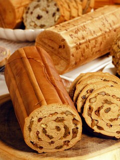 Healthy breakfast dalieba nutritive purely handmade whole wheat walnut nut classic arm bread freshly made in shanghai classic whole wheat whole loaf 700g+ 210g