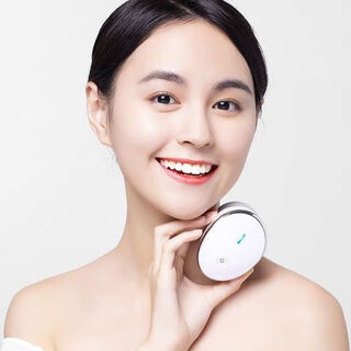 卡酷尚超多功能家用脸部提拉紧致按摩洗脸仪导出导入仪器 白色