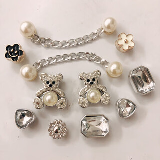 Croc shoes accessories cross shoes flower croc shoes decorative accessories high-end small fragrant style decorative buckle pendant for women pearl diamond bear 11-piece set (shoe buckle only)
