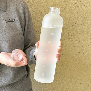 Vinoa tritan water cup sports water cup thickened men's and women's fitness water bottle student portable plastic high temperature resistant anti-scalding cup tritan material milk white frosted maternal and infant grade 1000 ml - material