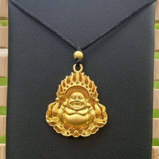 Qian sheng yuan lao phoenix 999 south africa sikkim flame guanyin pendant imitation 18k gold men and women model guan gong necklace pendant long-lasting flame maitreya buddha pendant free black lao fengxiang quality