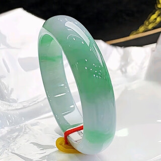 Privately owned floating green and white background green jadeite bracelet burmese jade (processed) ice waxy sun green floating flower jade bracelet for women 52-53mm ring mouth
