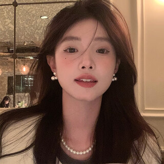 Rabbit earrings for women 2025 new pearl earrings plated sterling silver earrings temperament light luxury high-end silver jewelry ear piercing cherry style pearl earrings