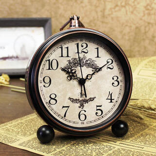 Small nostalgic bedside alarm clock, european-style table clock, retro watch, silent clock, desktop ornament, home display clock, digital flower pattern diameter 13.5cm, digital flower pattern diameter 13.5cm