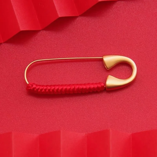 Creative hand-knitted diamond knot red rope children's baby baby maternity clothes brooch fixed sand gold pin 1 diamond knot pin with needle cap